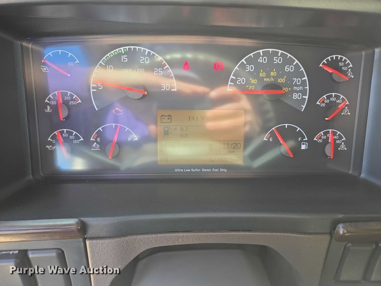 image for item EB1033 2012 Volvo Truck VNL semi truck