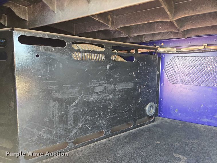 image for item EB1033 2012 Volvo Truck VNL semi truck