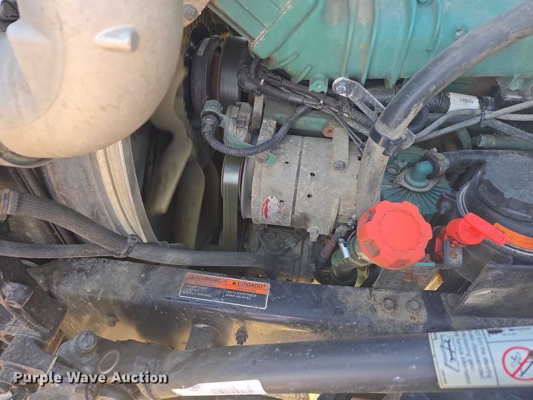 image for item EB1033 2012 Volvo Truck VNL semi truck