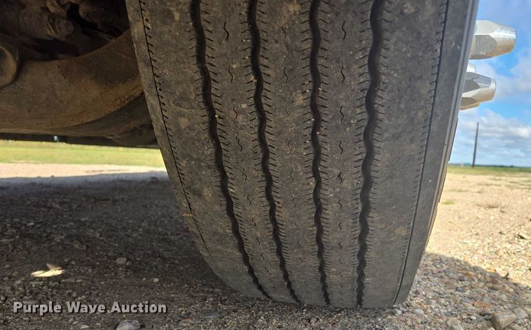 image for item EB1033 2012 Volvo Truck VNL semi truck