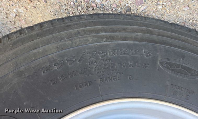 image for item EB1033 2012 Volvo Truck VNL semi truck