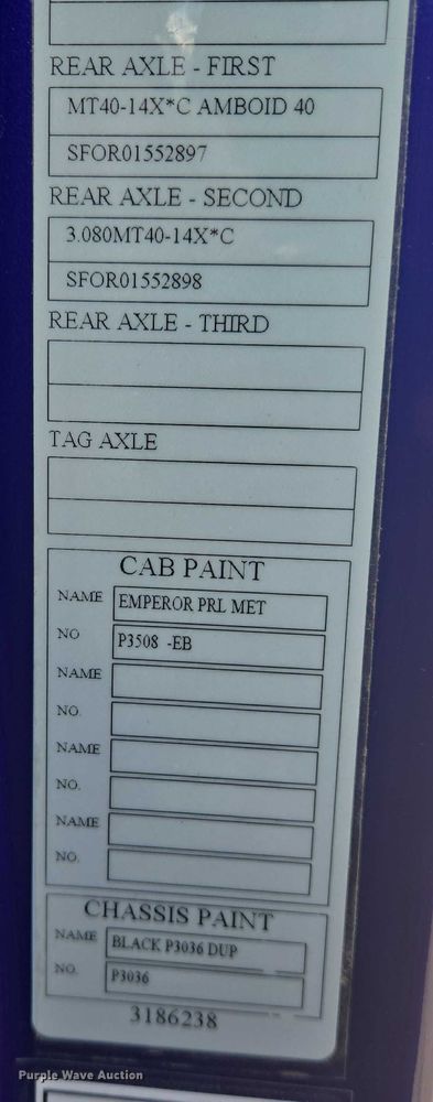 image for item EB1033 2012 Volvo Truck VNL semi truck