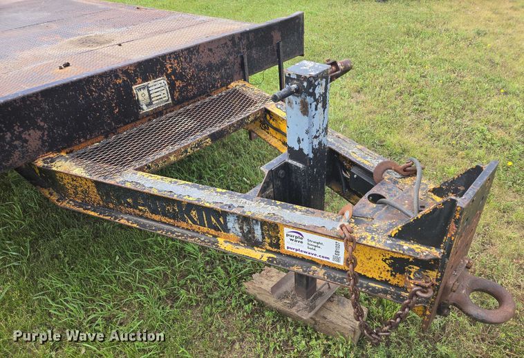 image for item EB1037 1982 Trail King TK18-2400 equipment trailer