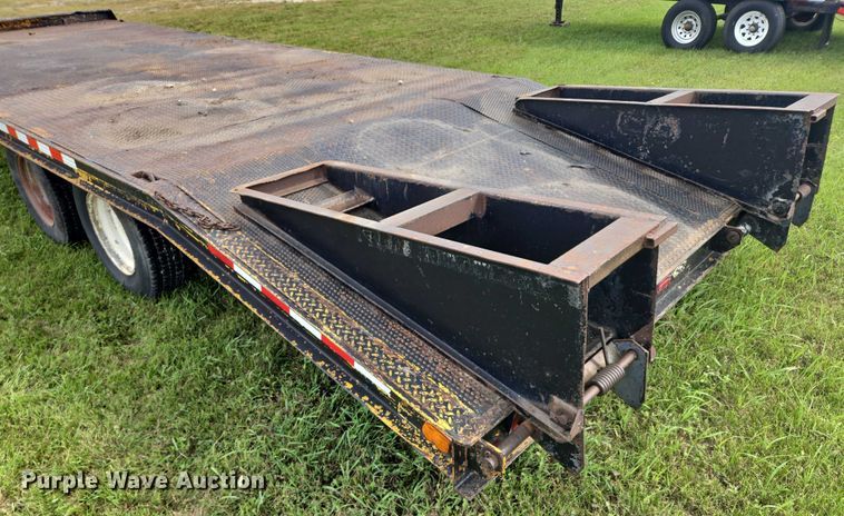 image for item EB1037 1982 Trail King TK18-2400 equipment trailer