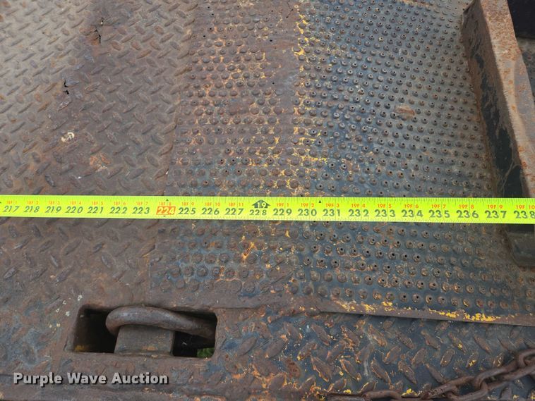 image for item EB1037 1982 Trail King TK18-2400 equipment trailer