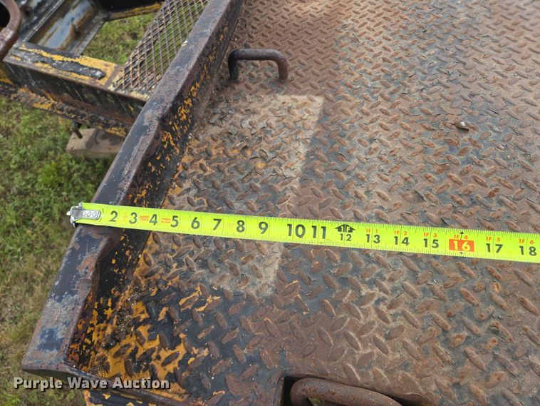 image for item EB1037 1982 Trail King TK18-2400 equipment trailer