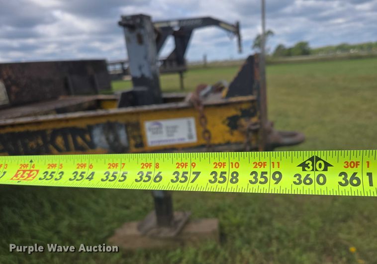 image for item EB1037 1982 Trail King TK18-2400 equipment trailer