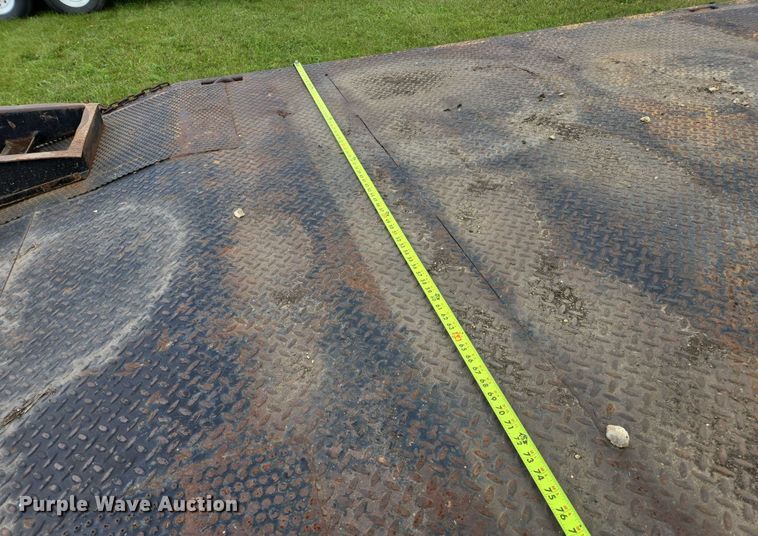 image for item EB1037 1982 Trail King TK18-2400 equipment trailer