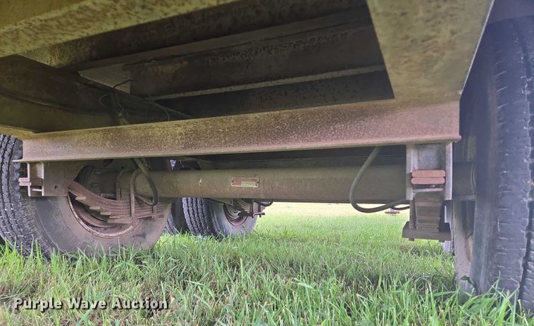 image for item EB1037 1982 Trail King TK18-2400 equipment trailer