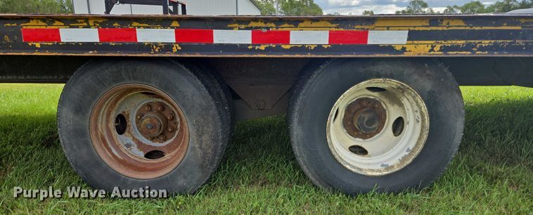 image for item EB1037 1982 Trail King TK18-2400 equipment trailer