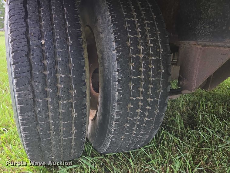 image for item EB1037 1982 Trail King TK18-2400 equipment trailer