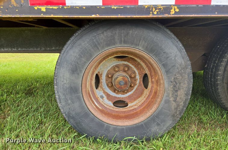 image for item EB1037 1982 Trail King TK18-2400 equipment trailer