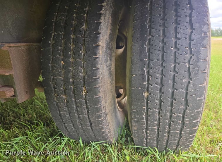 image for item EB1037 1982 Trail King TK18-2400 equipment trailer