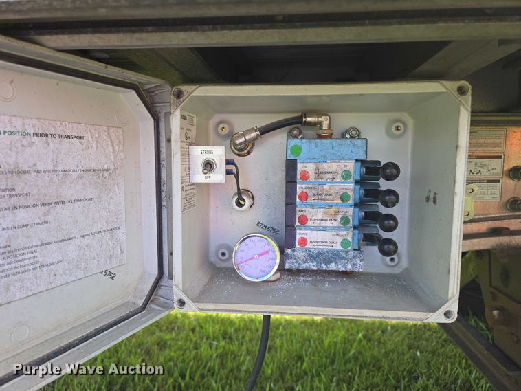 image for item EB1039 2016 Trail King TK80AACS-40 drop deck equipment trailer