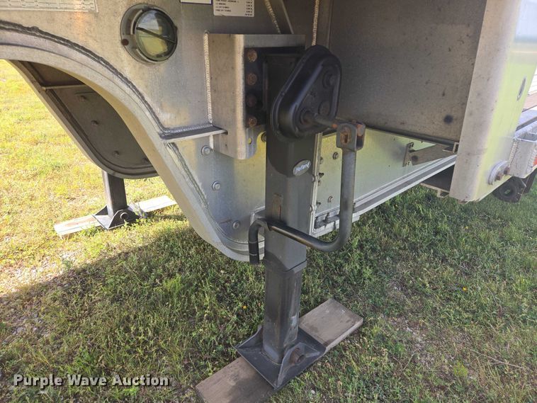 image for item EB1039 2016 Trail King TK80AACS-40 drop deck equipment trailer