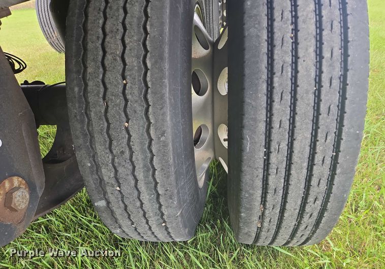 image for item EB1039 2016 Trail King TK80AACS-40 drop deck equipment trailer