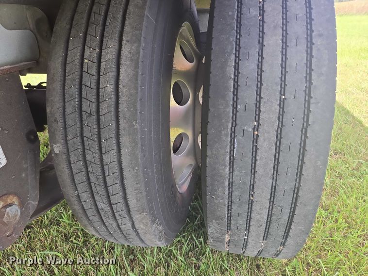 image for item EB1039 2016 Trail King TK80AACS-40 drop deck equipment trailer