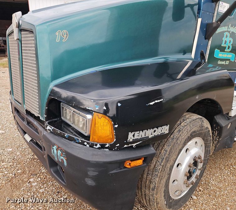 image for item EB8316 1997 Kenworth T600 semi truck