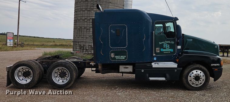 image for item EB8316 1997 Kenworth T600 semi truck