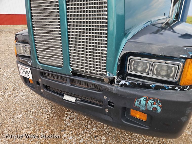 image for item EB8316 1997 Kenworth T600 semi truck
