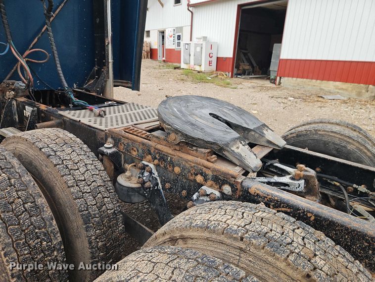 image for item EB8316 1997 Kenworth T600 semi truck