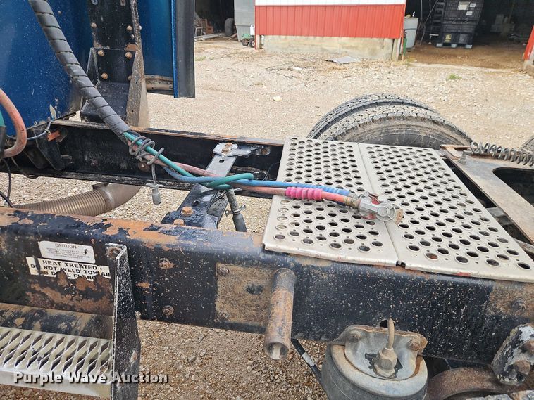 image for item EB8316 1997 Kenworth T600 semi truck