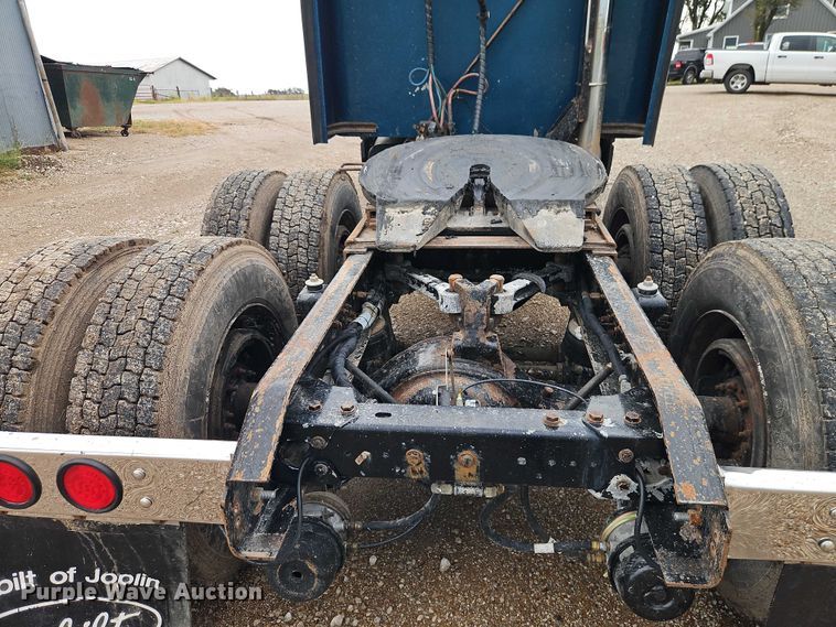 image for item EB8316 1997 Kenworth T600 semi truck