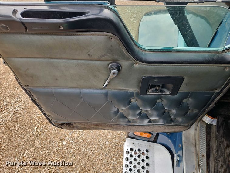 image for item EB8316 1997 Kenworth T600 semi truck