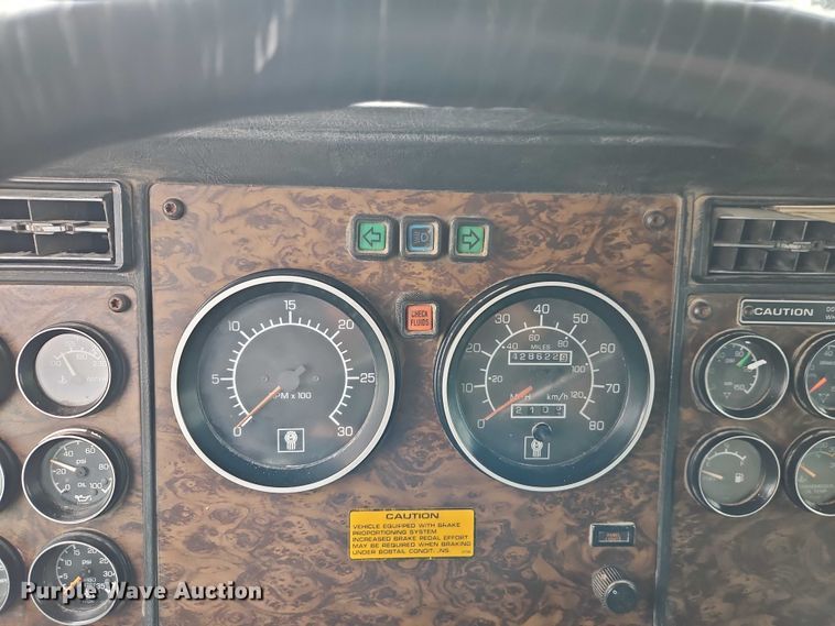 image for item EB8316 1997 Kenworth T600 semi truck