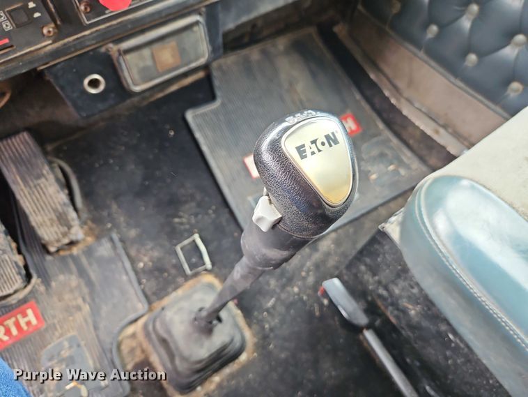 image for item EB8316 1997 Kenworth T600 semi truck