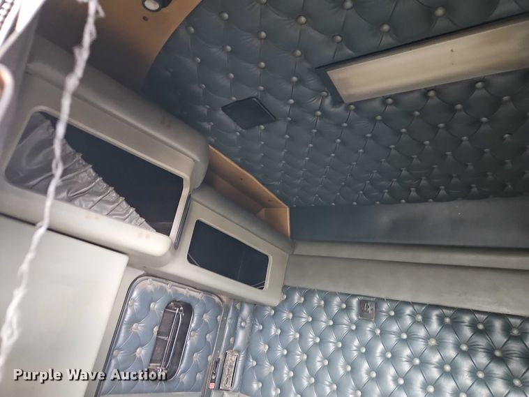 image for item EB8316 1997 Kenworth T600 semi truck