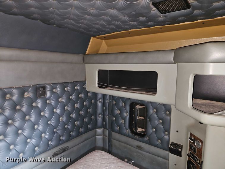 image for item EB8316 1997 Kenworth T600 semi truck