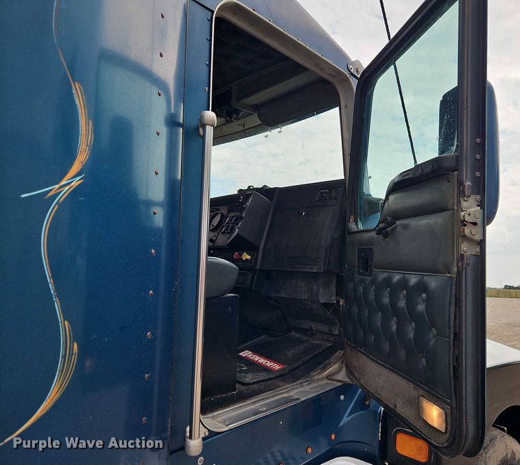 image for item EB8316 1997 Kenworth T600 semi truck