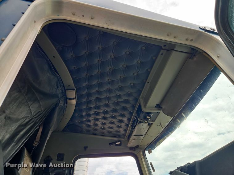 image for item EB8316 1997 Kenworth T600 semi truck