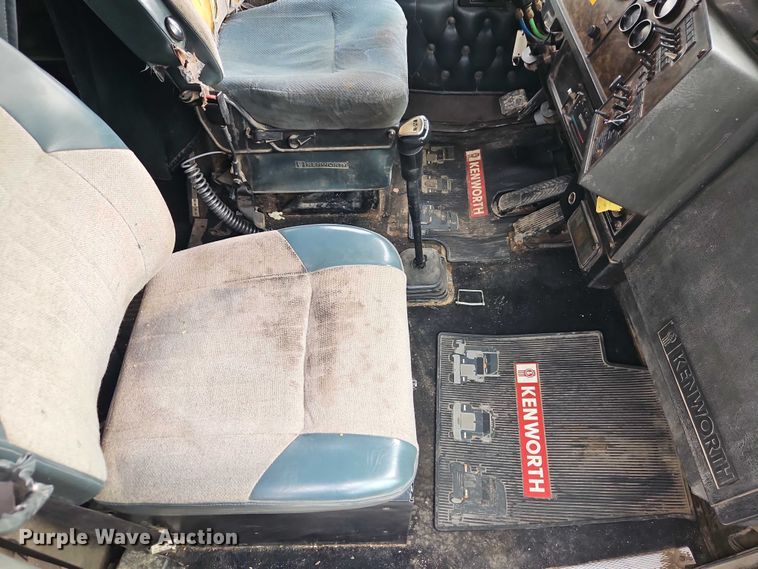 image for item EB8316 1997 Kenworth T600 semi truck