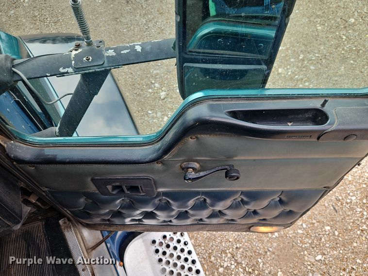 image for item EB8316 1997 Kenworth T600 semi truck