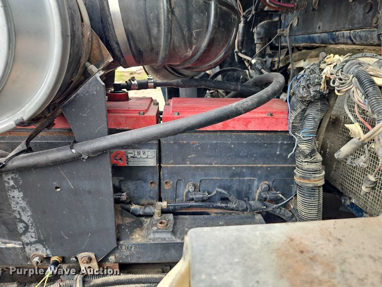 image for item EB8316 1997 Kenworth T600 semi truck