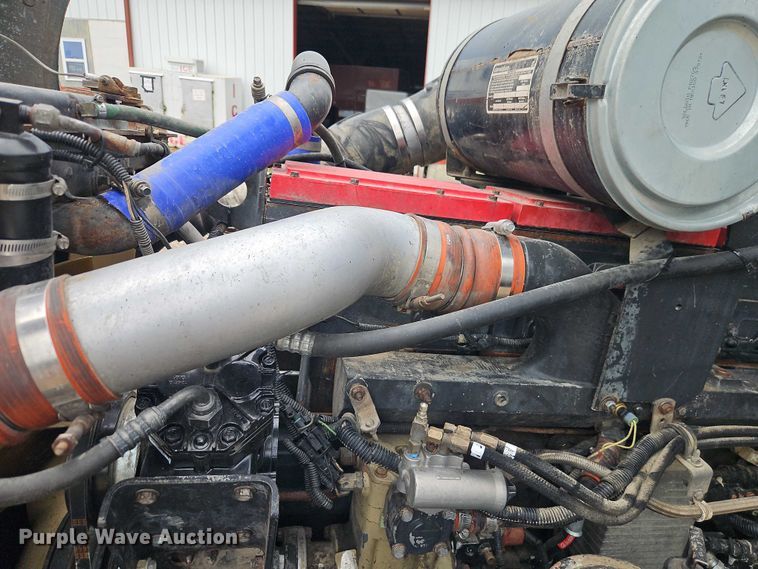 image for item EB8316 1997 Kenworth T600 semi truck