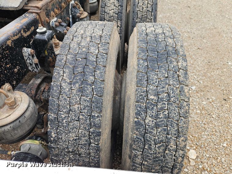 image for item EB8316 1997 Kenworth T600 semi truck