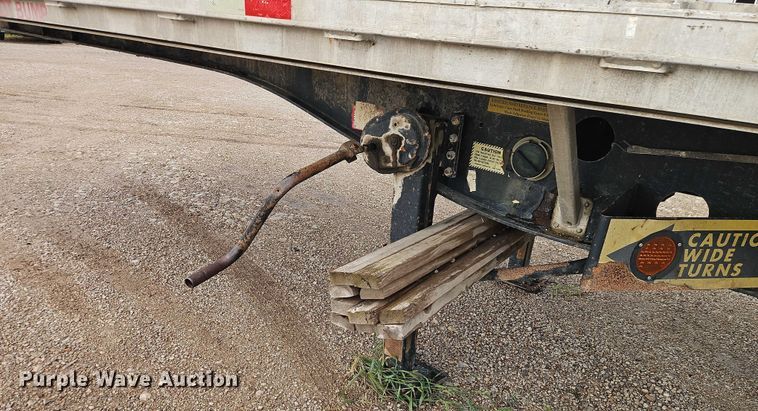image for item EB8317 2000 Transcraft flatbed trailer