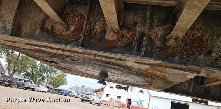 image for item EB8317 2000 Transcraft flatbed trailer