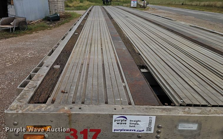 image for item EB8317 2000 Transcraft flatbed trailer