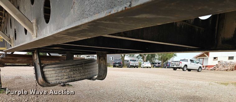 image for item EB8317 2000 Transcraft flatbed trailer