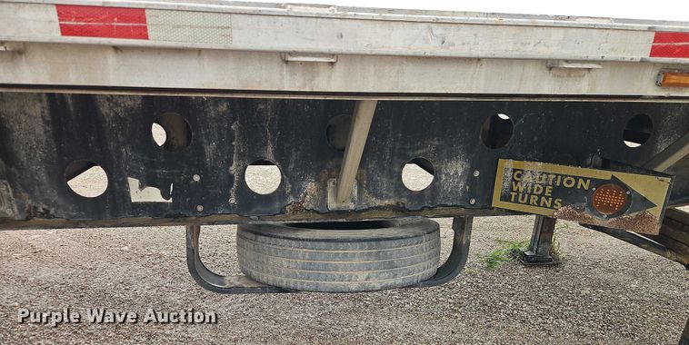 image for item EB8317 2000 Transcraft flatbed trailer