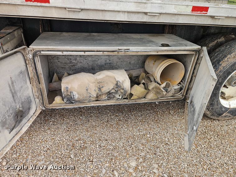 image for item EB8317 2000 Transcraft flatbed trailer