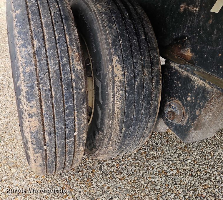 image for item EB8317 2000 Transcraft flatbed trailer