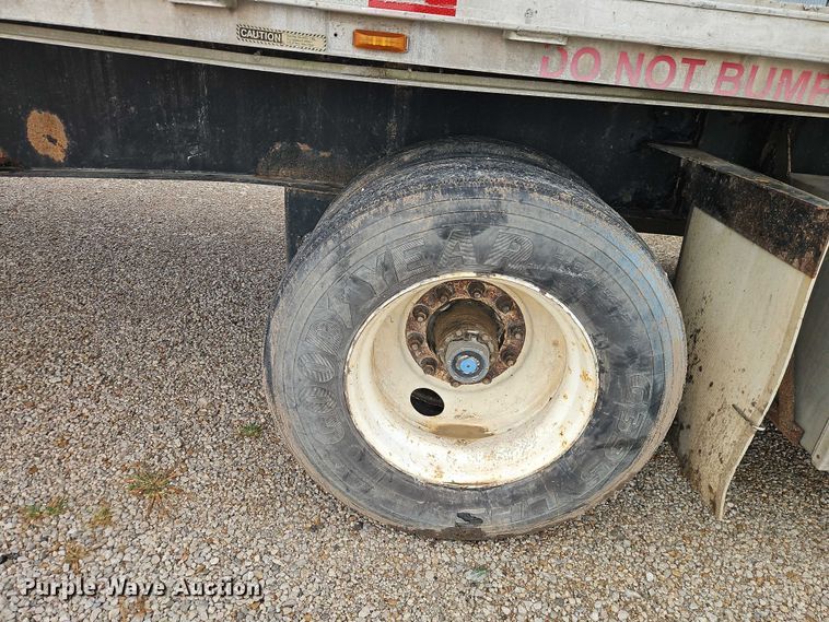 image for item EB8317 2000 Transcraft flatbed trailer