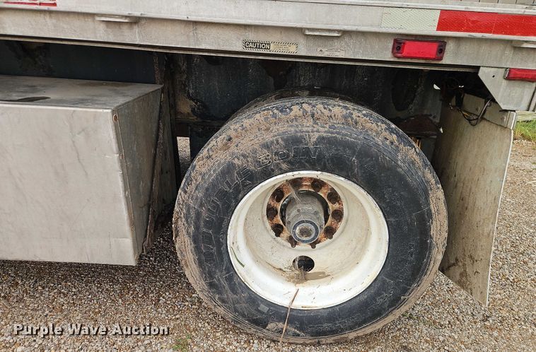 image for item EB8317 2000 Transcraft flatbed trailer