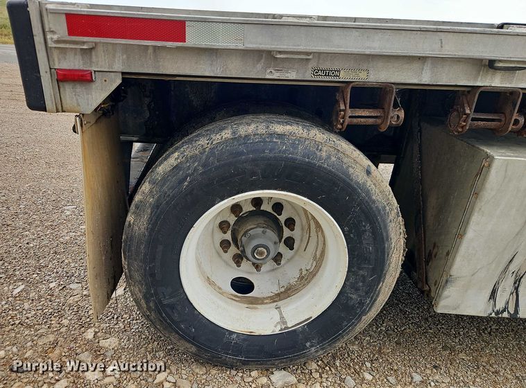 image for item EB8317 2000 Transcraft flatbed trailer