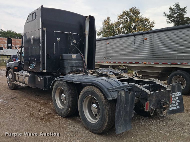 image for item EB8318 1996 Kenworth T600 semi truck